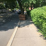 Sidewalk Obstruction at 183 Kent St