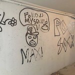 Graffiti at 23–99 Clinton Path