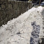 Unshoveled/Icy Sidewalk at N42.33 E71.13