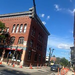 Traffic Signal at 1–81 Harvard Square