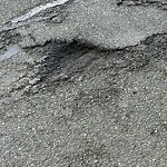 Pothole at 179 Kent St